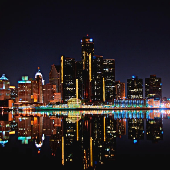 Meet your Posher, Angela - Picture 2 of 2